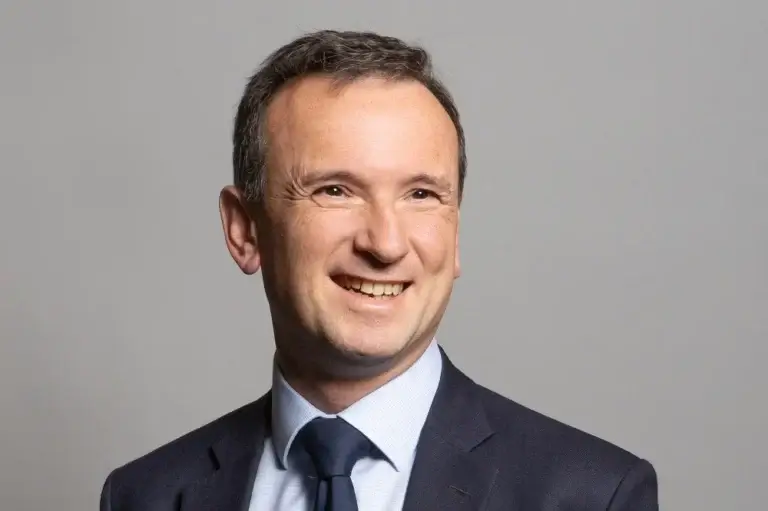 Alun Cairns headshot