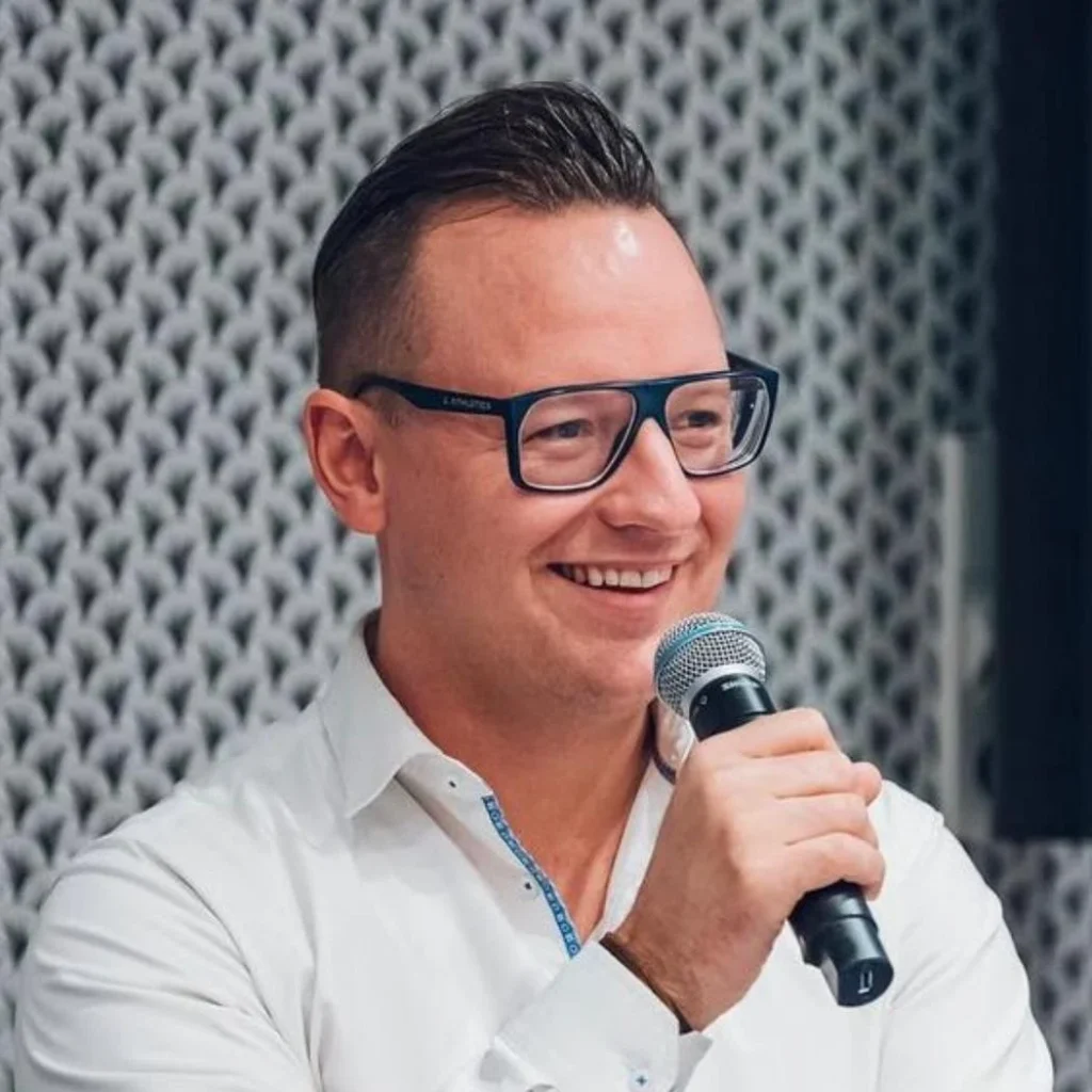 Dr. Bernhard Kronfellner