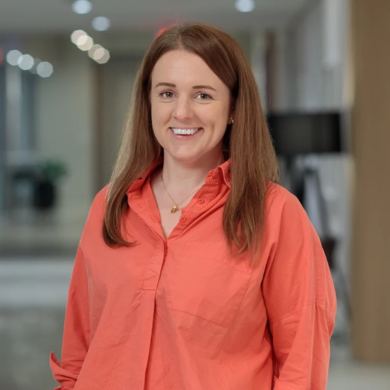 Laura Navaratnam Headshot